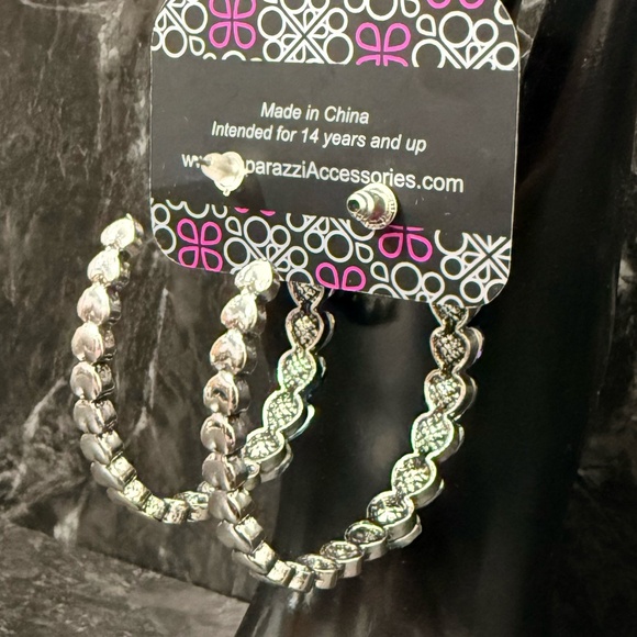 PAPARAZZI Earrings with Hearts - Picture 9 of 9